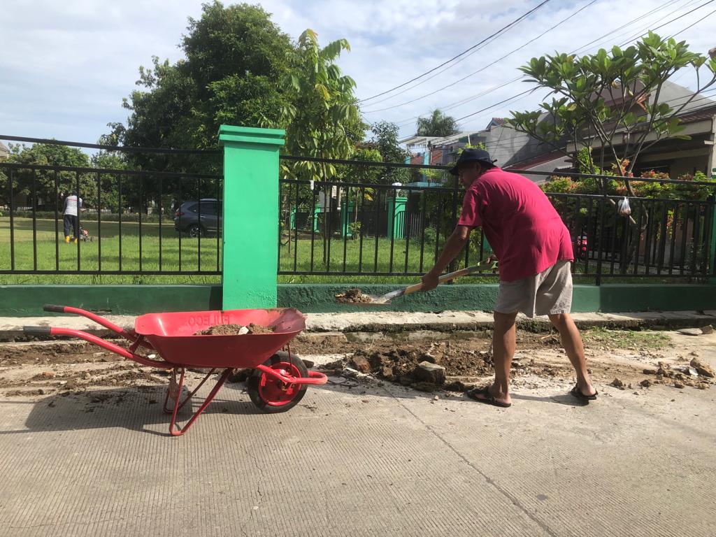 Perapihan dan Perbaikan Got  Sisi RT 13